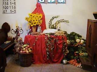 ernte_altar.jpg (12382 Byte)