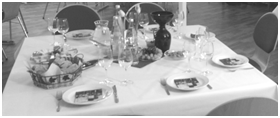 Gedeckter Tisch
